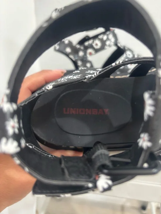 UNIONBAY Black Floral Platform Sandals - Picture 6 of 7